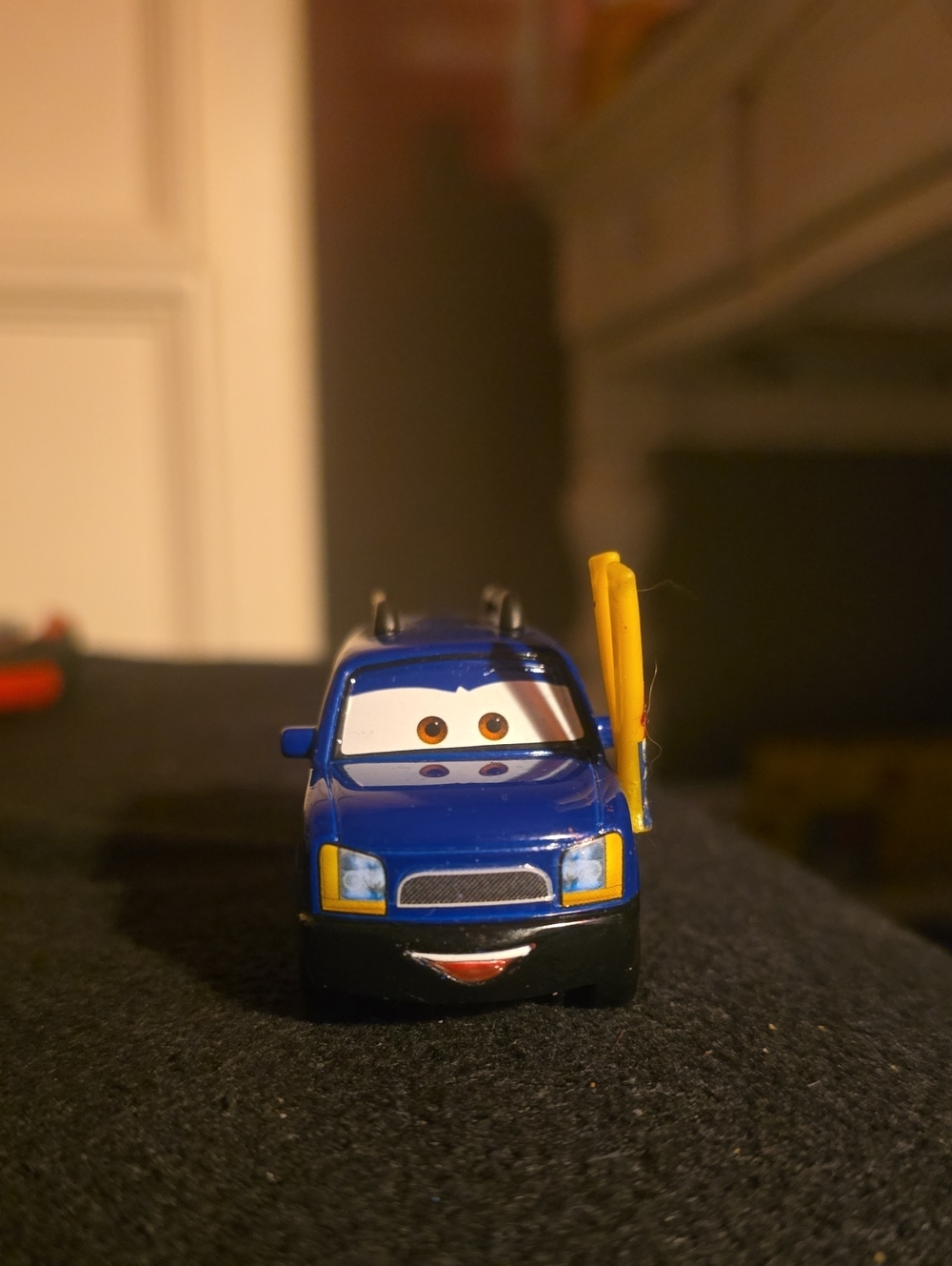 Disney Pixar Cars Clutch Foster 1:55 Diecast Car